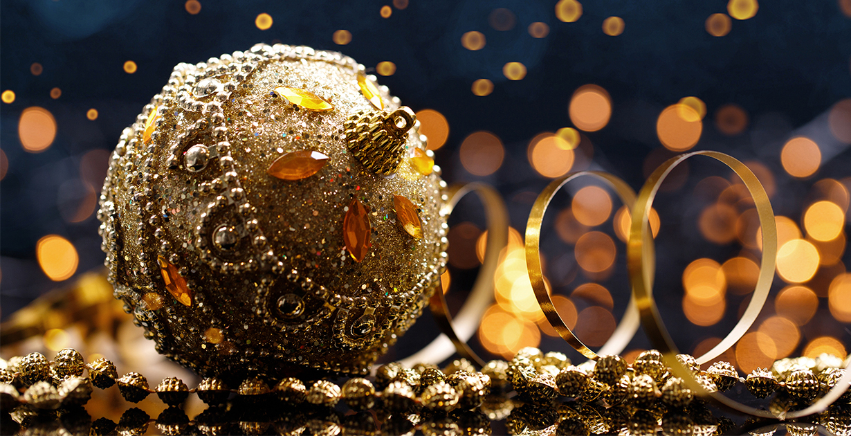 Новогоднее золото: драгоценные украшения на елку