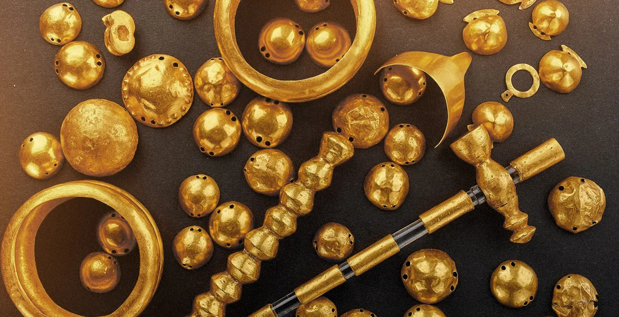 How and where were the oldest gold items found?
