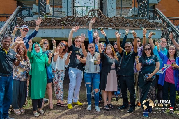 [FOTOGRAFIE] Passeggiata d'Oro dopo la conferenza Global Tour 2017 in Indonesia